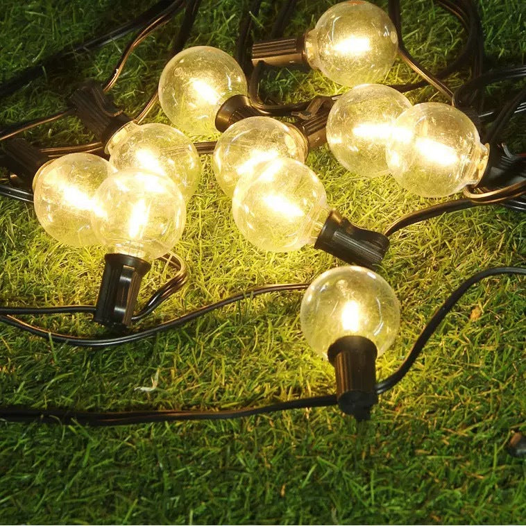 Luces LED Impermeables para Exterior: Jardín y Patio Encantador