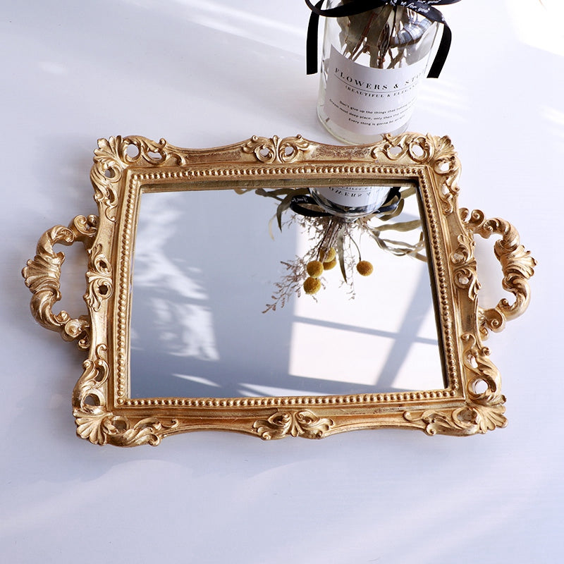 Tray de Cristal con Dorado: Decoración y Funcionalidad Diaria