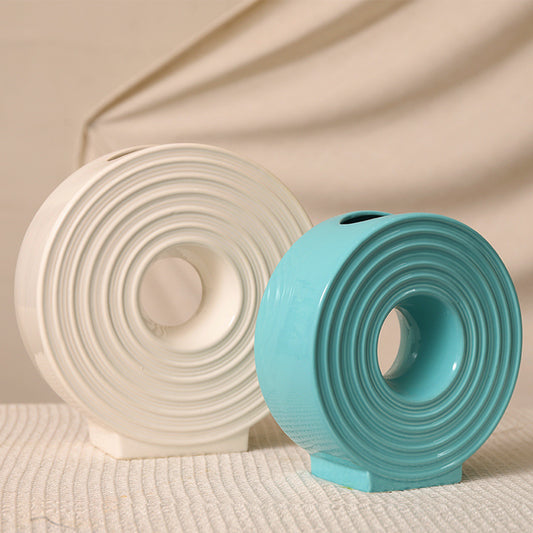 Jarrón Japonés Minimalista: Elegancia y Armonía