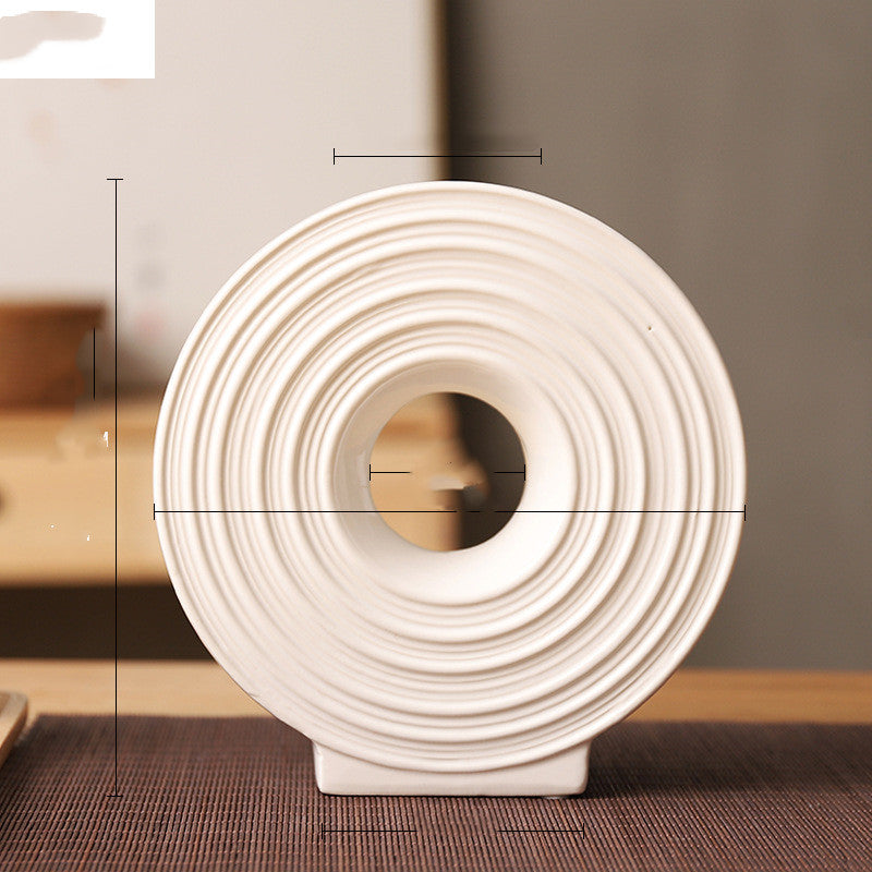 Jarrón Japonés Minimalista: Elegancia y Armonía