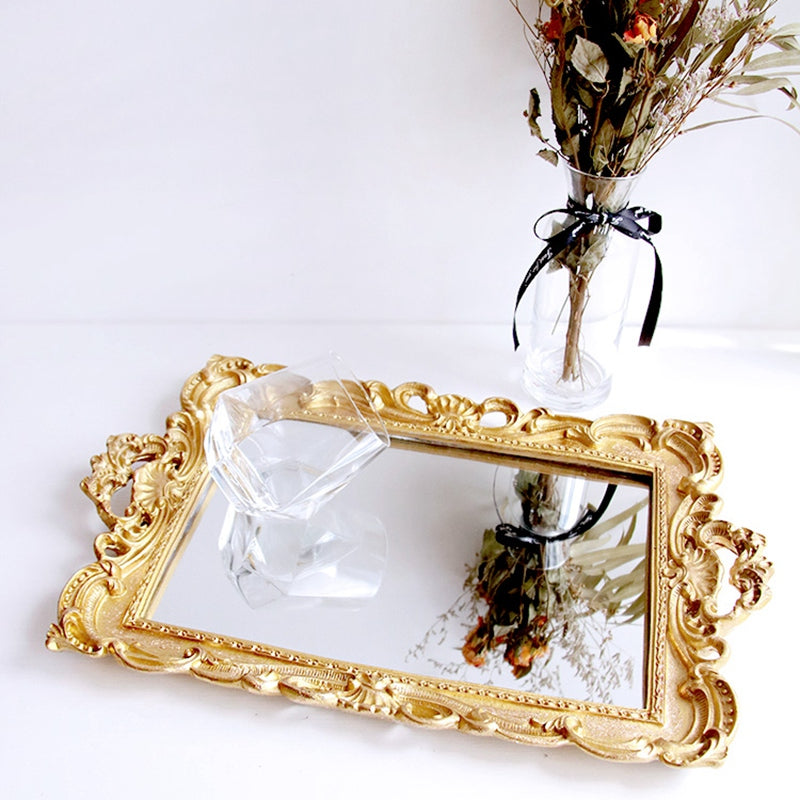 Tray de Cristal con Dorado: Decoración y Funcionalidad Diaria