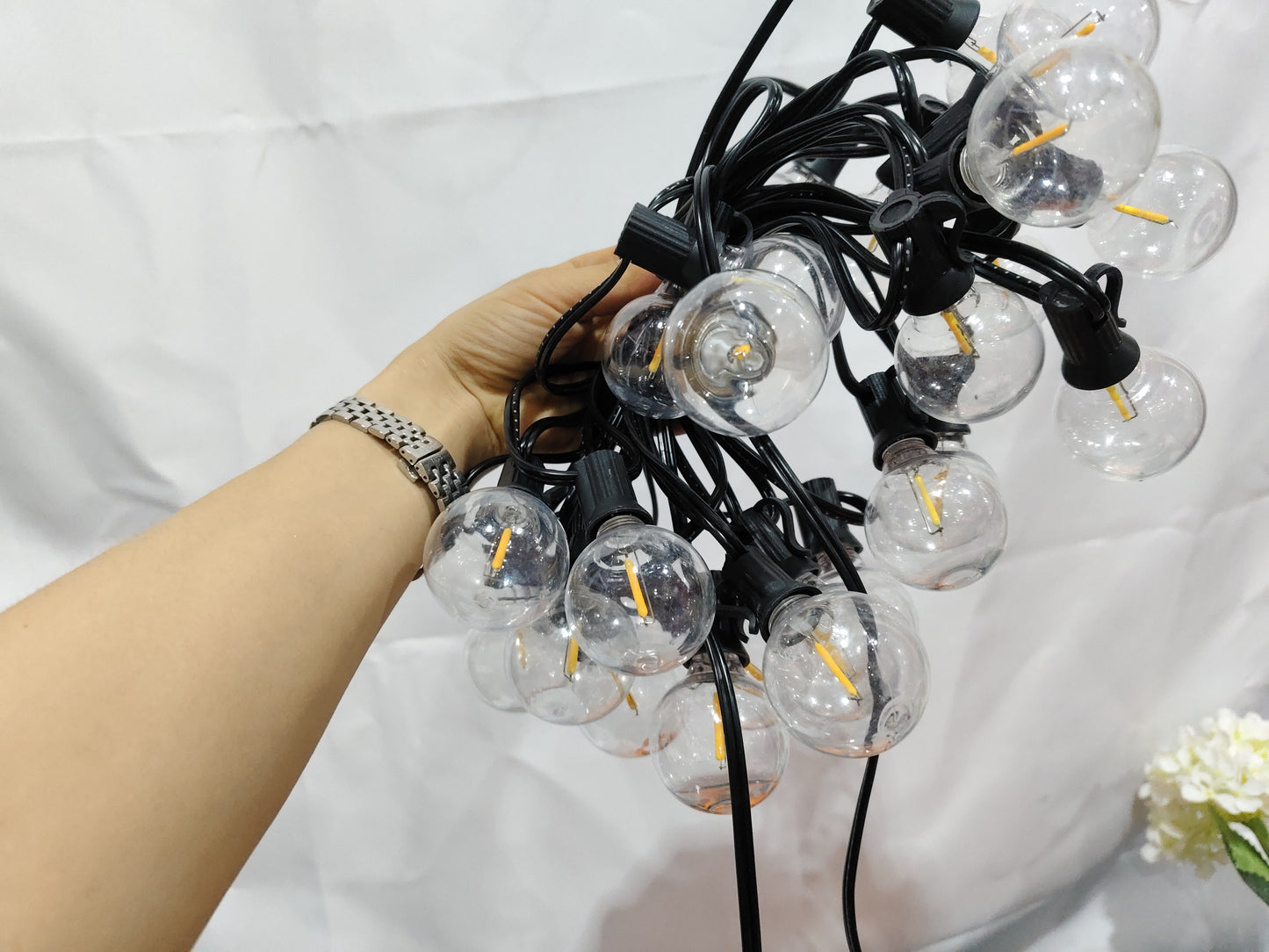 Luces LED Impermeables para Exterior: Jardín y Patio Encantador