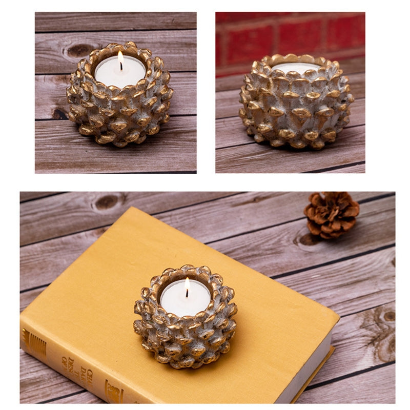 Decoración de Mesa: Piñas con Velas Elegantes