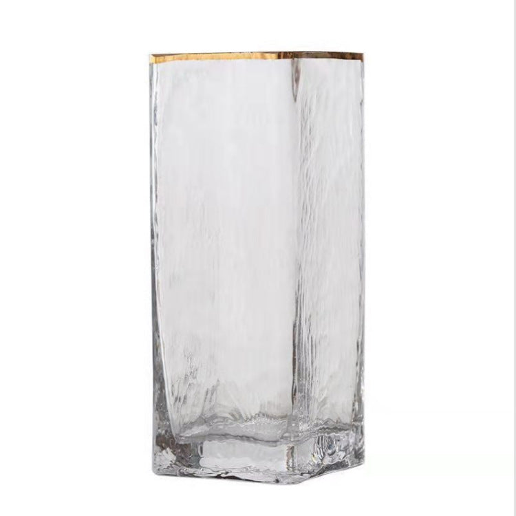 Jarrón Transparente con Detalles Dorados: Decoración Sofisticada