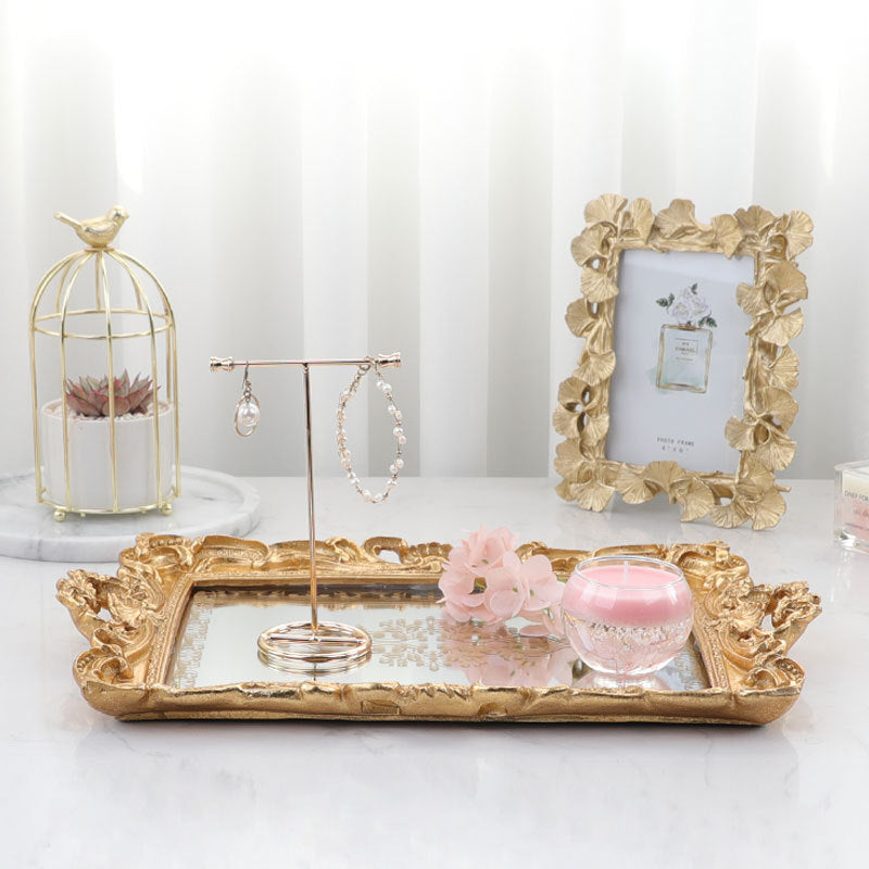 Tray de Cristal con Dorado: Decoración y Funcionalidad Diaria
