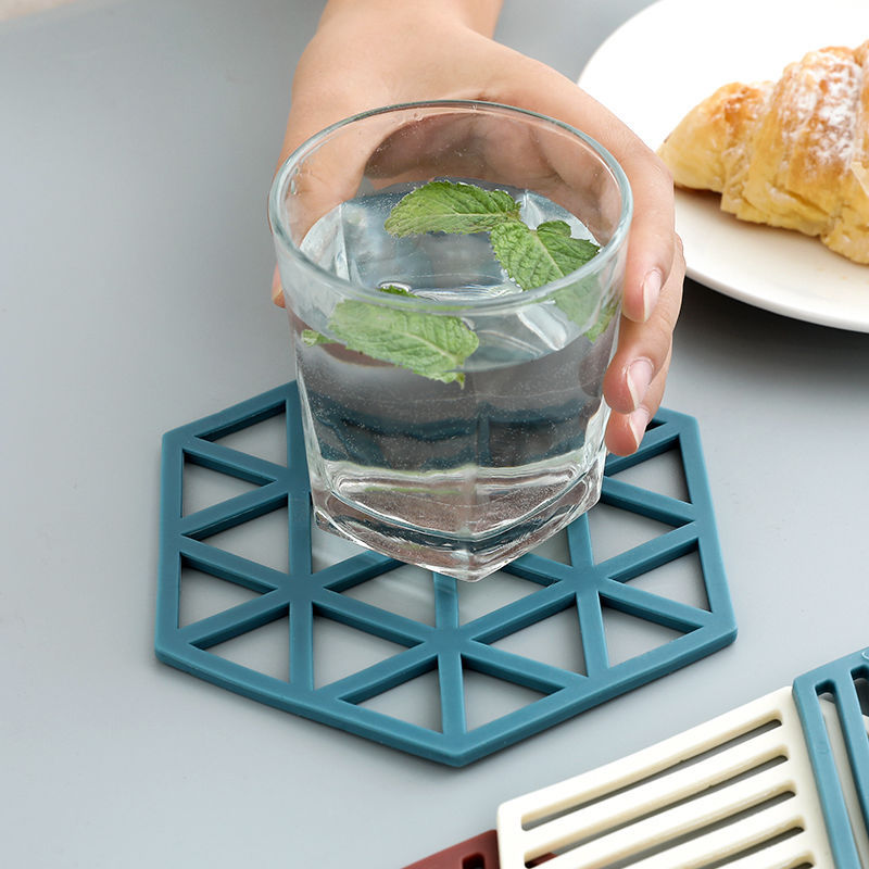 Posavasos de Silicona Modernos: Mantén Mesas Limpias y Elegantes