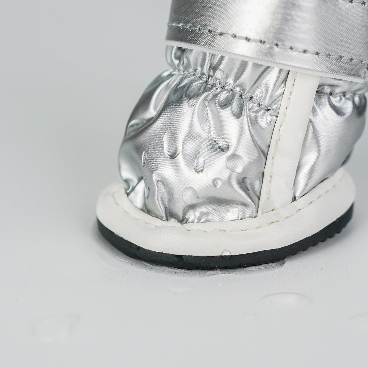 Zapatos Impermeables para Perro: Patas Cálidas y Seguras