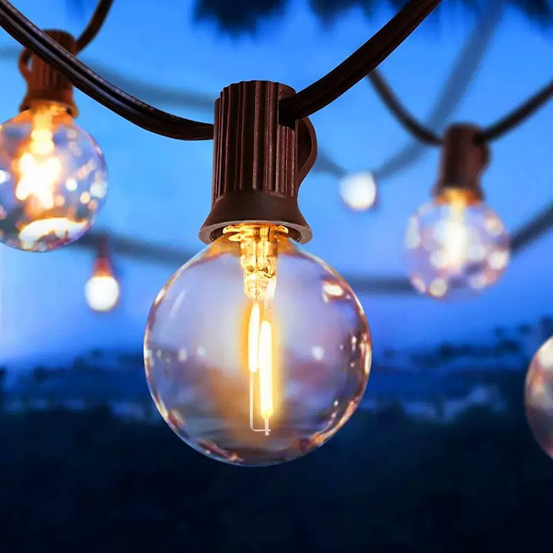 Luces LED Impermeables para Exterior: Jardín y Patio Encantador