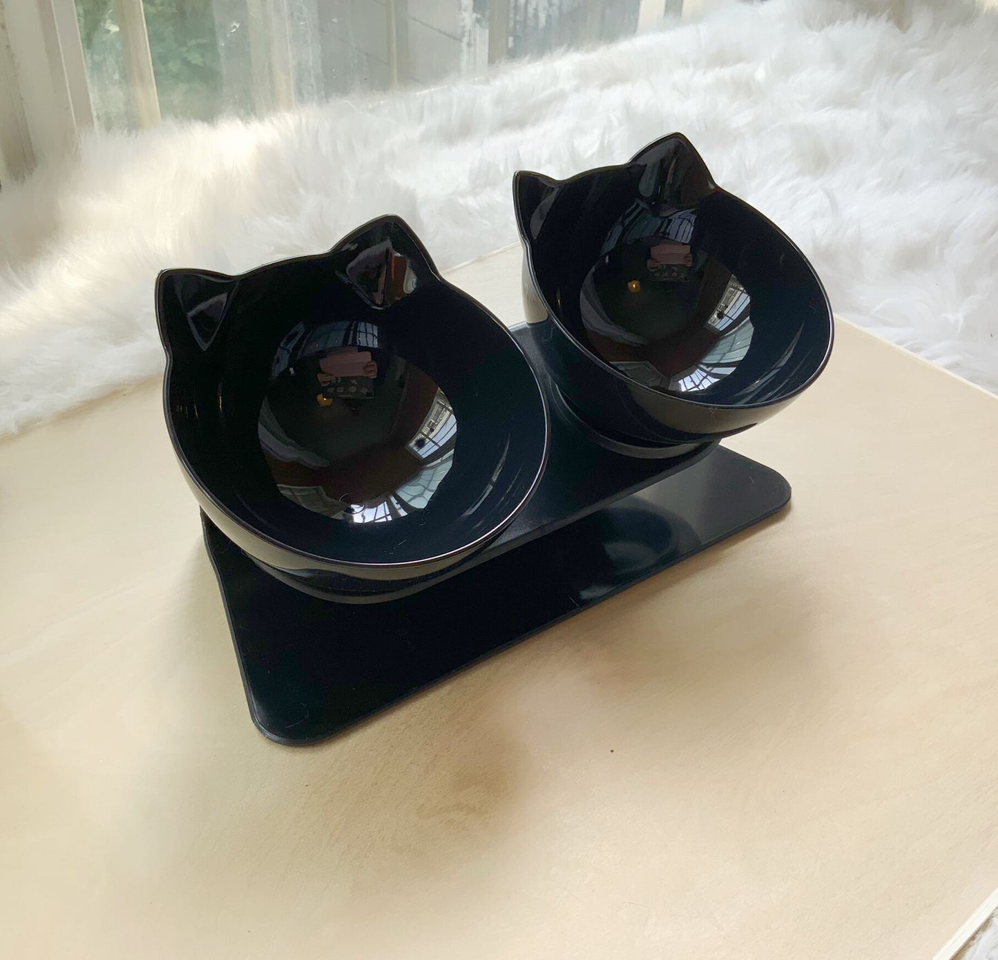 Plato Doble Elevado para Gatos: Cómodo y Saludable